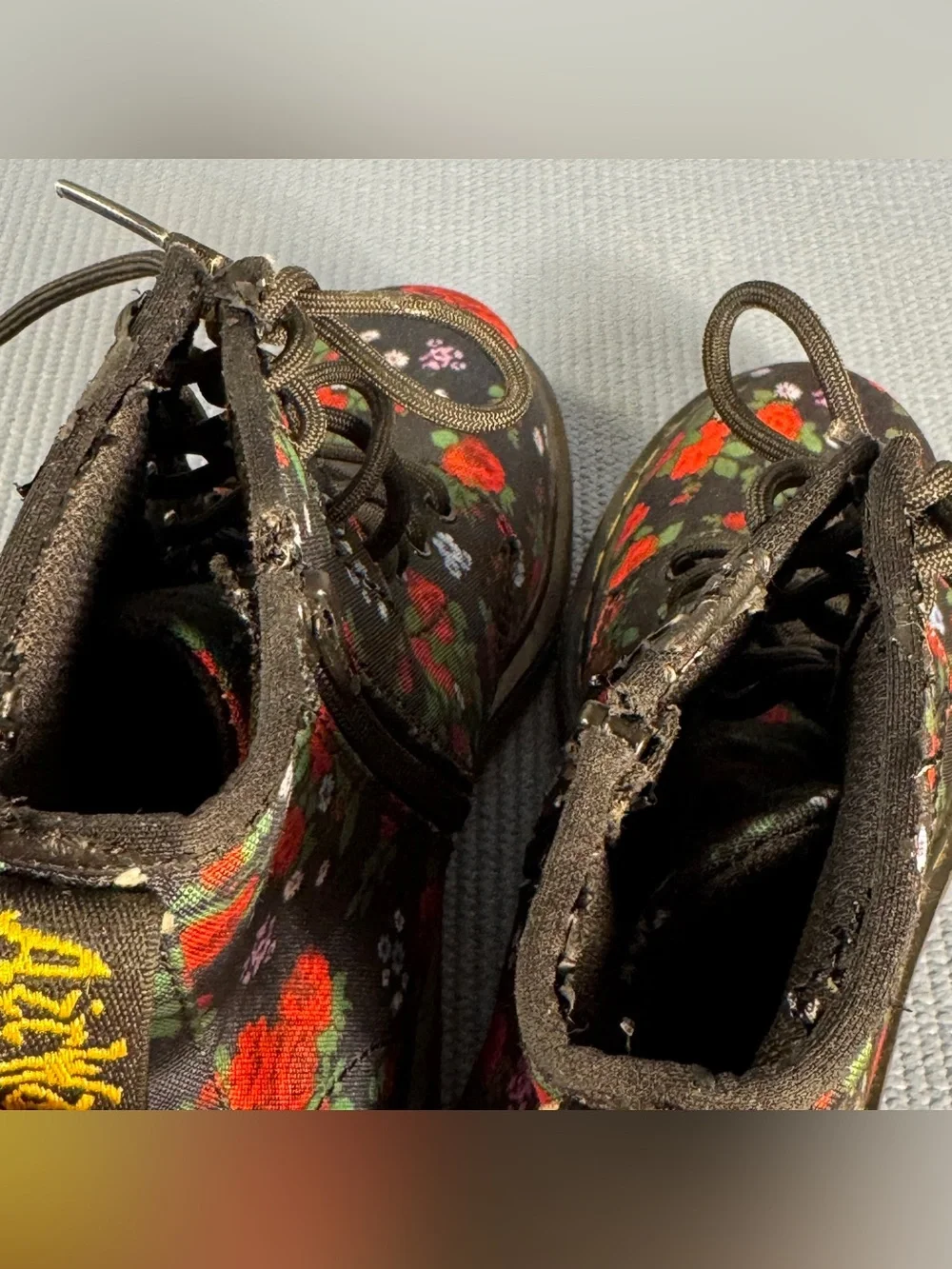Dr. Martens Delaney Floral Combat Boots Kid’s Size 3